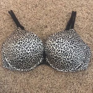 LIKE NEW VS 38D push up bra